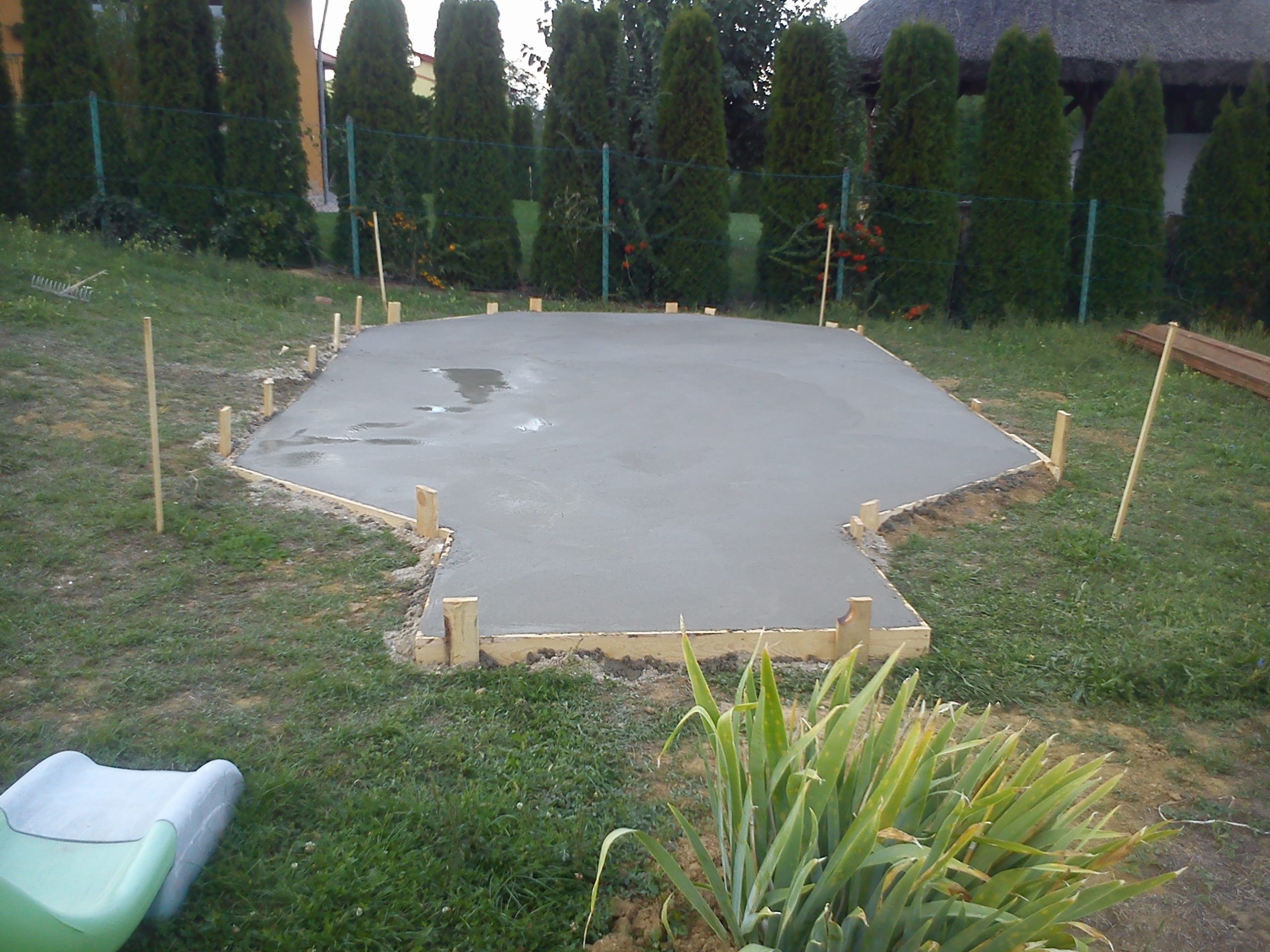 kültéri medence építés fából