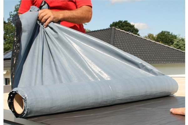 Tetőfólia BFX ragasztható tetőfedés faházra